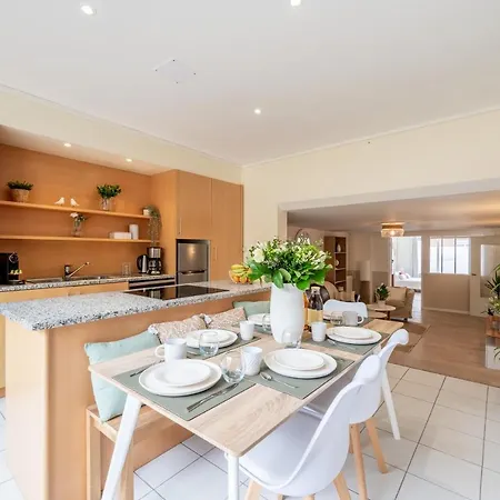 Ideal Famille: Jardin, Proche Commerces & *